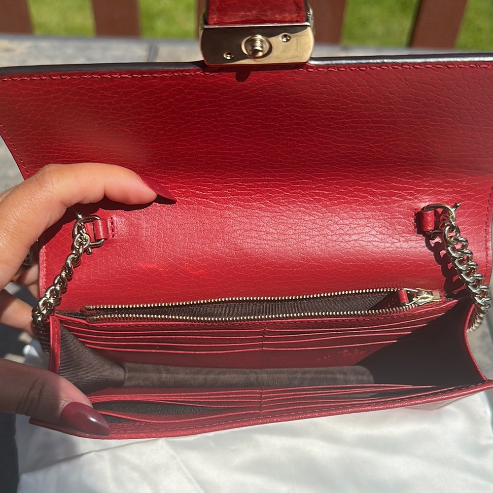 Gucci Crossbody Interlocking with Chain Strap - Picture 8 of 10